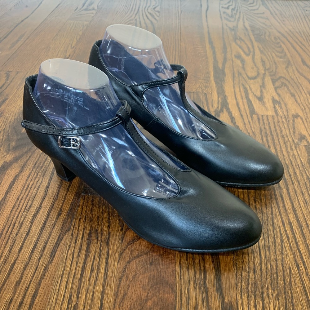 NEW Capezio Women's Jr. Footlight T-Strap Character Shoe 750 Sz 12.5M